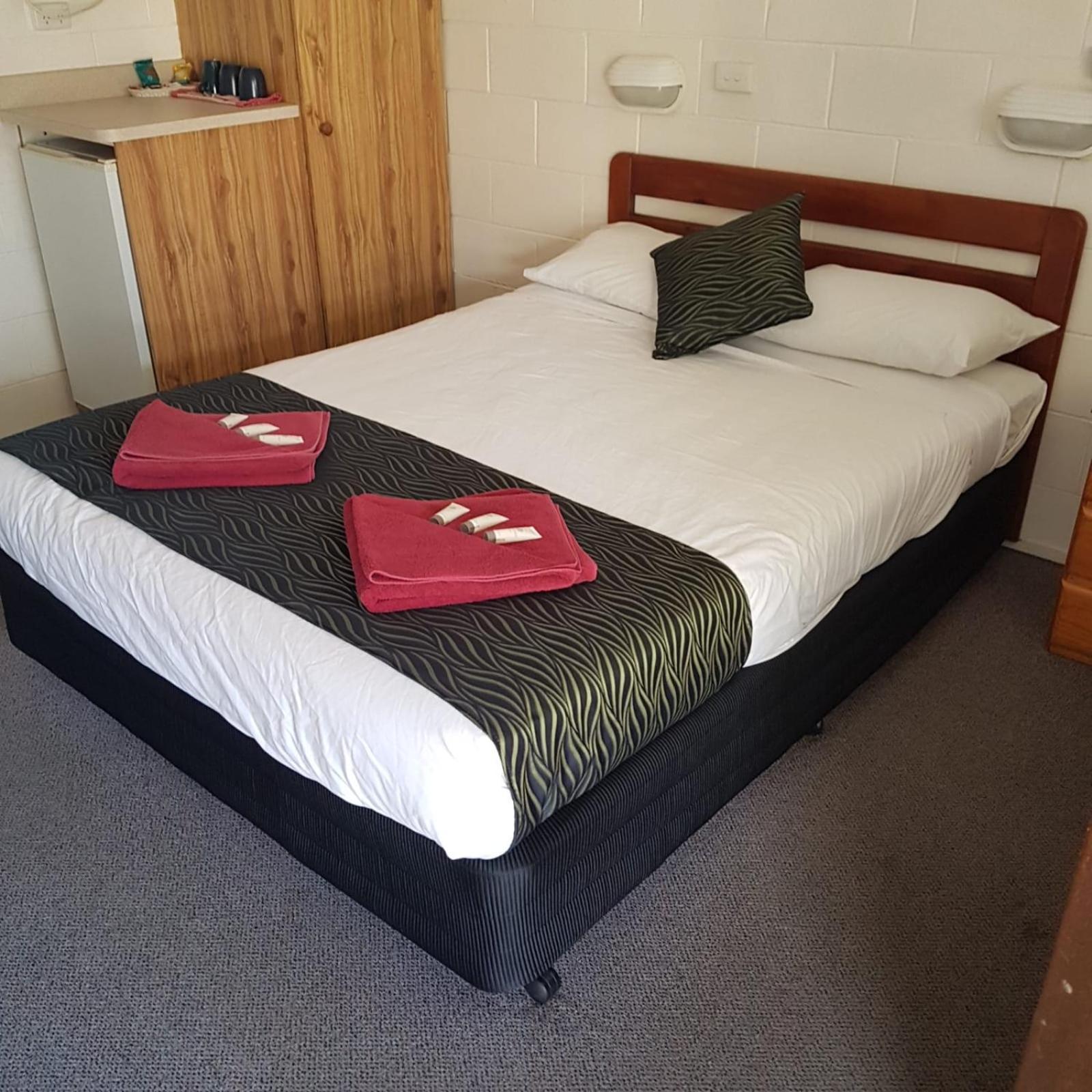 Golden Peak Motel Peakhill Peak Hill Екстер'єр фото