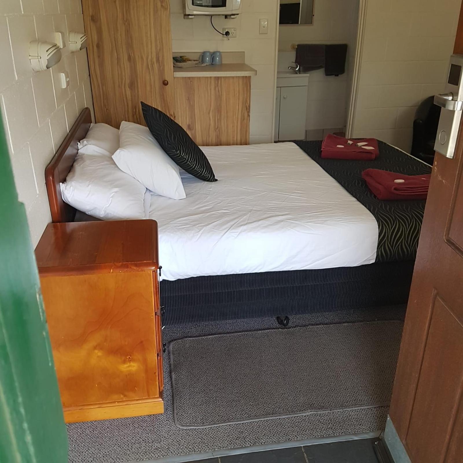 Golden Peak Motel Peakhill Peak Hill Екстер'єр фото